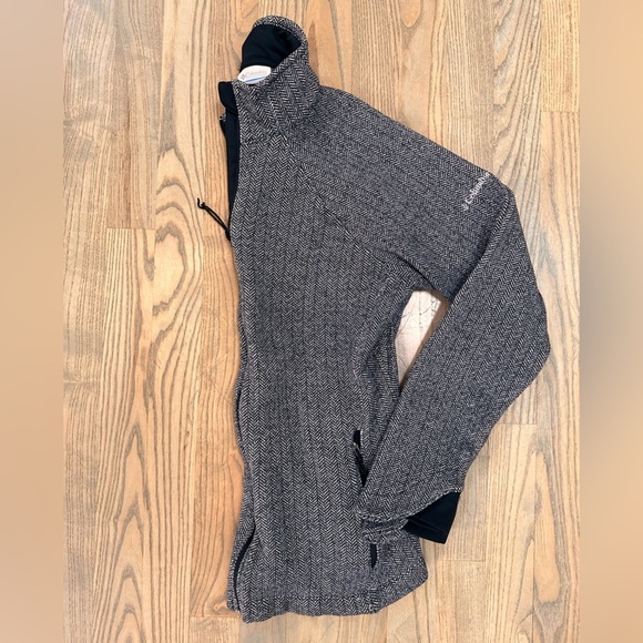 Columbia Women's Black and Gray Full-Zip Sweater Jacket - Picture 3 of 4